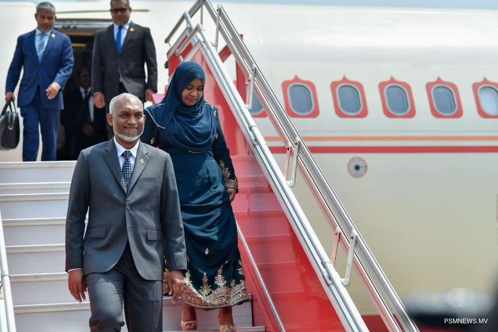 އިންޑިއާގެ ވިޔަފާރީގެ މައި ރަށް މުމްބާއީއަށް ރައީސް ވަޑައިގެންފި