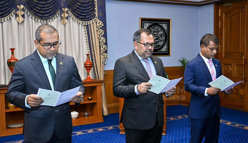 ތިން ވަޒީރުންނަށްވެސް ރުހުން ދޭން ކޮމިޓީން ފާސްކޮށްފި