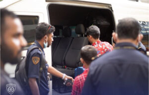 ގަވާއިދާ ޚިލާފަށް އުޅެމުންދިޔަ 2 ބިދޭސީއަކު އިމިގްރޭޝަންގެ ބެލުމުގެދަށަށް ގެންގޮސްފި