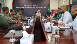 ކުއްލި ހާލަތްތަކުގައި ގުޅުމަށް 911 ނަންބަރު ތަޢާރަފުކުރަނީ