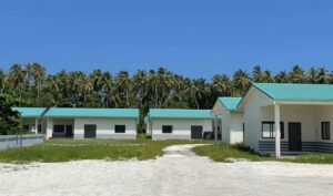 ނޮޅިވަރަންފަރުގެ ޖަނަރޭޓަރަށް ދިމާވި މައްސަލަ ހައްލުކޮށް، މުޅި ރަށަށް އަލުން ކަރަންޓު ދީފި