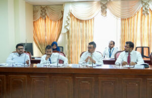 ޓެކްސީ ހިދުމަތް ދިނުމަށް ލައިނެއް ހެދުމުގެ މަސައްކަތް ހުއްޓުވައިދިނުމަށް ޓެކްސީ ޑްރައިވަރުން އިގްތިސާދީ ކޮމިޓީގައި އެދިއްޖެ