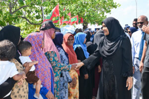 މެޑަމް ސާޖިދާ ރަސްމީ ދަތުރުފުޅެއްގައި މ. ދިއްގަރަށް ވަޑައިގެންފި