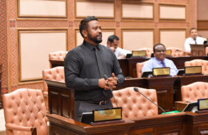 މަޖިލިސް ޗުއްޓީއަށް ދިއުމުގެ ކުރިން އިސްރާއީލް ޕާސްޕޯޓު ބިލާ މެދު ގޮތެއް ނިންމޭތޯ ބަލަނީ