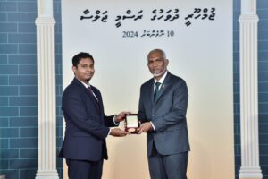 ދައުލަތަށް ޚިދުމަތް ކުރުމުގެ އިނާމު 97 ބޭފުޅަކަށް ދެެއްވަނީ