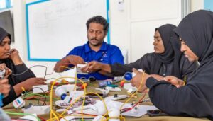 ސްޓެލްކޯއިން ގުރައިދޫގައި އަންހެންވެރިންނަށް ހާއްސަކޮށްގެން ބޭސިކް އިލެކްޓްރީޝަން ކޯހެއް ކުރިއަށް ގެންގޮސްފި