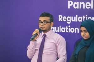 ބޭންކިންގ ނިޒާމުގެ ތެރެއަށް ޑޮލަރު ނުވަންނަ ނަމަ ބޭންކުތައް ފަންކްޝަން ނުކުރާނެ: މުނައްވަރު