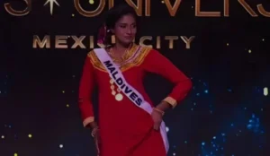 މިސް ޔުނިވަރސް މުބާރާތުގައި، ރާއްޖެ ތަމްސީލުކުރާ ޝައިނާގެ ފުރަތަމަ ފެނިލުން ދިވެހި ލިބާހުގައި