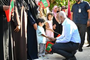 ތޮއްޑޫގައި ޑޮލަރު އޭޓީއެމްއެއް ބަހައްޓައި ދޭނަން: ރައީސް