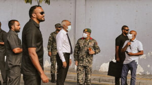 އަލިފާން ރޯވި ސަރަހައްދަށް ރައީސްއާއި ވަޒީރުން ވަޑައިގެންންފި