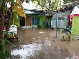ބޯކޮށް ވާރޭވެހި ހެނބަދޫގެ 75 ގެއަކަށް ފެން ވަދެ ގެއްލުންވެއްޖެ