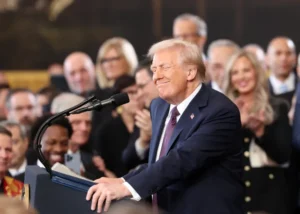 ކުރިޔަށް އޮތް 4 އަހަރު އެމެރިކާއިން ފެނިގެންދާނީ ދުނިޔެ ސުލްހަ ކުރުވާ، އެއްބައިވަންތަ ކުރުވާ ރައީސެއް: ޓްރަމްޕް