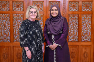 ވެސްޓަރން އޮސްޓްރޭލިއާގެ ގަވަރުނަރުގެ އަނބިކަނބަލުން މެޑަމް ސާޖިދާގެ އަރިހަށް އިޙްތިރާމްގެ ޒިޔާރަތެއް ކުރައްވައިފި