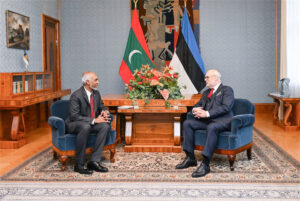 ރައީސު މުޢިއްޒު އެސްޓޯނިއާގެ ރައީސްއާ ބައްދަލުކުރައްވައިފި