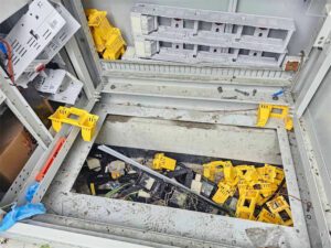 ސްޓެލްކޯގެ ޓްރާންސްފޯމަރ ސަބްސްޓޭޝަނަކުން ވައްކަންކުރަން އުޅުނު މީހަކު ހައްޔަރުކޮށްފި