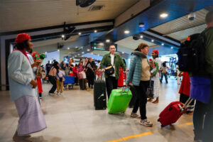 މޯލްޑިވިއަންގެ ވައިޑް-ބޮޑީ އެއާކްރާފްޓުން ޗައިނާގެ ޗެންގްޑޫއިން ކުރި ފުރަތަމަ ދަތުރުގައި 172 ފަތުރުވެރިން ރާއްޖެ އައިސްފައި