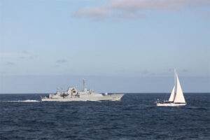 ރާއްޖެއަށް ޔޮޓެއްގައި ހަޝިޝް އޮއިލް އެތެރެކުރަން އުޅުނު ހަތަރު މީހަކު އިންޑިއާއިން ހައްޔަރު ކޮށްފި