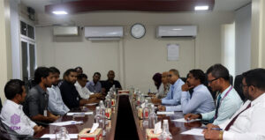 ޑިމޮކްރެޓްސްގެ މެމްބަރުން އޮޅުވާލައިގެން ޕީއެންސީއަށް ވައްދާފައިވާކަމަށް ބުނެ މައްސަލަ އީސީއަށާއި ޕޮލިހަށް