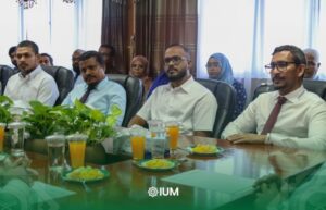 އައިޔޫއެމްއިން މެމްބަރުންނަށް ހިންގައިދޭ ގާނޫނީ ދާއިރާގެ ކޯހަށް ފީ ދައްކަވަނީ މެމްބަރުންގެ އަމިއްލަ ޖީބުން