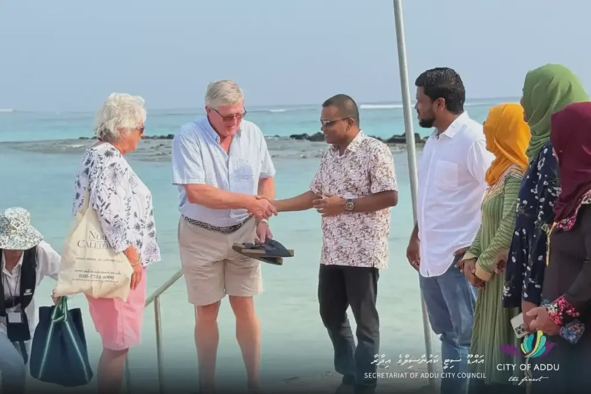 ގިނަ އަދަދެއްގެ ފަތުރުވެރިންނާއެކު ލަގްޒަރީ ކްރޫޒް ޝިޕެއް އައްޑުއަށް ބަނދަރު ކޮށްފި