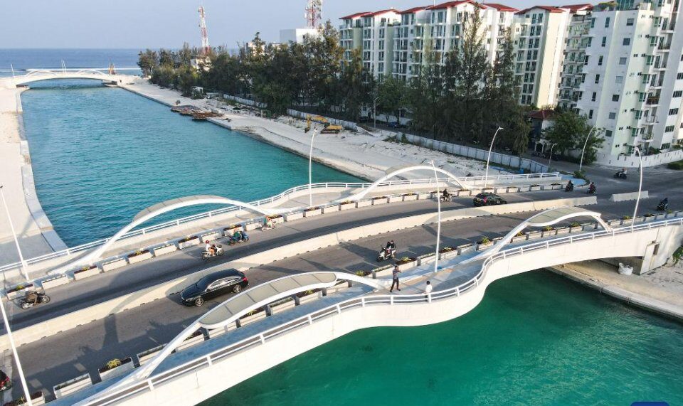 ހުޅުމާލޭގައި އިއްޔެ ހިނގި ދެ އެކްސިޑެންޓަކާ ގުޅިގެން ހައްޔަރުކުރި ވޭން ޑްރައިވަރު ދޫކޮށްލައިފި