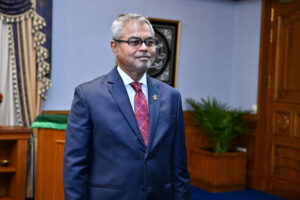 ޓޫރިޒަމް އެންޑް އެންވަޔަރަންމަންޓް މިނިސްޓަރަށް ރުހުން ހޯދުމަށް ފޮނުއްވައިފި