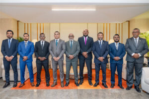 9 މެމްބަރުންނާއެކު މަޖިލިސް ރައީސް އިންޑިއާއަށް ފުރާވަޑައިގެންފި