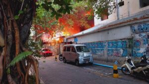 މާފަންނު ގެއެއްގައި ހިނގި އަލިފާނުގެ ހާދިސާއާއި ގުޅިގެން 55 މީހަކަށް ވަގުތީ ބޯހިޔާވަހިކަން ފޯރުކޮށްދޭން ޖެހިއްޖެ