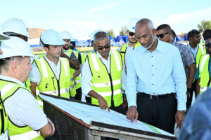 ރައީސުލްޖުމްހޫރިއްޔާ، ތިލަފުށީގައި ކުނި މެނޭޖްކުރުމުގެ މަޝްރޫޢު ހިނގަމުންދާ ގޮތް ބައްލަވާލައްވައިފި