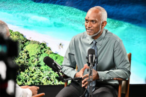 ޖެނެރޭޝަނަލް ބޭންއަށް އާންމުންގެ ޚިޔާލު ހޯދުމަށް ރައީސްގެ އެކްސް ޕޯލްއެއް!