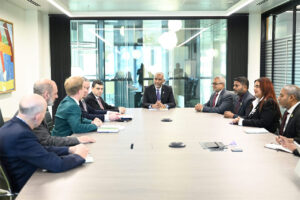 ޔުނިވަރސިޓީ އޮފް ލީޑްސް އަށް ރައީސް ޒިޔާރަތްކުރައްވައިފި