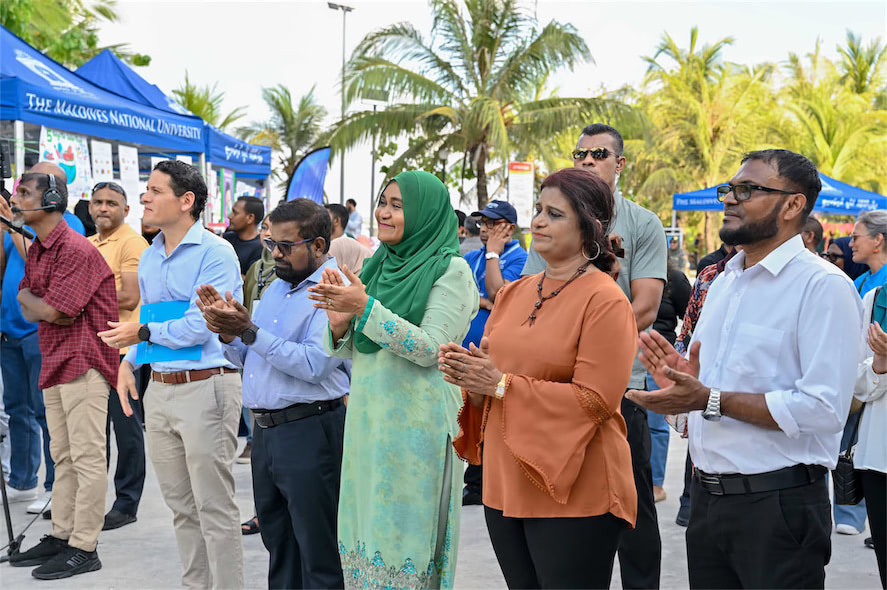 މެޑަމް ސާޖިދާ، "ފަހި ޞިއްޙަތު ހެލްތު ފެއާރ" ހުޅުވުމުގެ ރަސްމިއްޔާތު ޝަރަފުވެރިކޮށްދެއްވައިފި