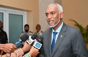 މެއި މަހުގެ 3 ވަނަ ދުވަހު ރައީސް ނޫސްވެރިންނާ ބައްދަލުކުރައްވަނީ