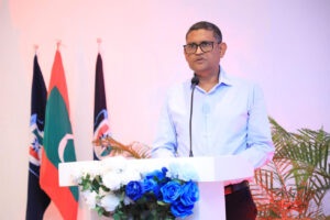 ފުލުހުން ތެދުވެރިކަމާއެކު މަސައްކަތްކުރުމަށް ކޮމިޝަނަރ އިލްތިމާސްކުރައްވައިފި