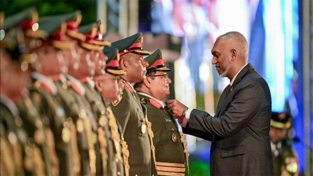 133 ވަނަ ސިފައިންގެ ދުވަހުގެ ރަސްމީ ޖަލްސާގައި 49 ސިފައިންނަށް ރައީސްގެ މެޑެލް ދެއްވައިފި