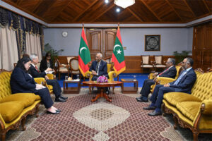 މަތީ ތަޢުލީމާއި، ޞިއްޙަތާއި އަދި ފަތުރުވެރިކަމުގެ ދާއިރާއިން ބަދަހިކުރުމަށް ސިންގަޕޫރުގެ ސަފީރާއެކު މަޝްވަރާ ކުރައްވައިފި