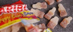 ކުޑަކުދިންގެ މެދުގައި މަޝްހޫރު ހަރިބޯގެ އުފެއްދުންތަކުން ކެނަބިސް ފެނިއްޖެ