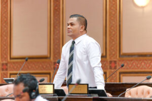 ހުކަރީގައި އެއަރޕޯޓެއް އޮތަސް، ޅުމީދޫއަށް އެއާޕޯޓެއް ބޭނުންވޭ: ޝާޑު