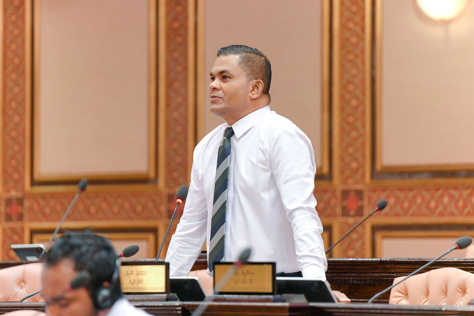 ހުކަރީގައި އެއަރޕޯޓެއް އޮތަސް، ޅުމީދޫއަށް އެއާޕޯޓެއް ބޭނުންވޭ: ޝާޑު