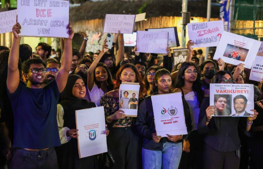 ޔުމްނު ރަޝީދުގެ މައްސަލައިގައި މުޒާހަރާ ކުރި ދެ ޒުވާނެއްގެ މައްޗަށް ދައުވާ އުފުލައިފި