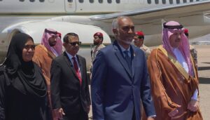 ރައީސް މުޢިއްޒުގެ ދެކަނބަލުން ސަޢޫދީއަށް ވަޑައިގެންފި