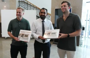 ލިވަޕޫލް ކްލަބުގެ އިސްވެރިން ދާރުލްއާސާރަށް ޒިޔާރަތް ކޮށްފި