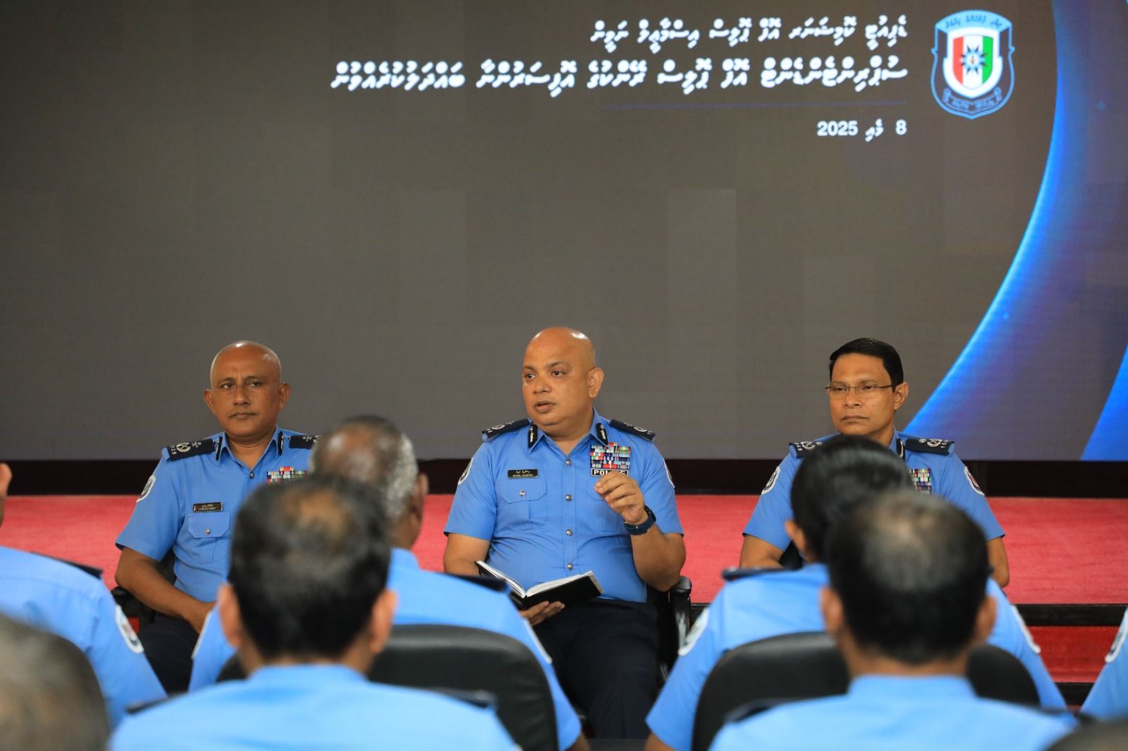 ފުލުހުންގެ ގަދަރު ހިފެހެއްޓުމަށް ކޮންމެ ފުލުހަކުވެސް މަސައްކަތްކުރަންޖެހޭ: ނަވީން