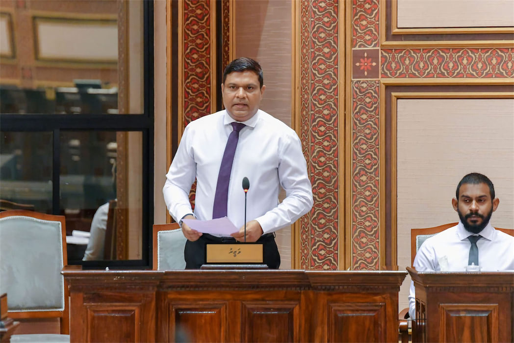 ކުރީގެ ސަރުކާރުން އާރްޓީއެލް ފެރީ ފެށީ ބެކަޕް ލޯންޗު ނުބަހައްޓާ: މިނިސްޓަރ އަމީން