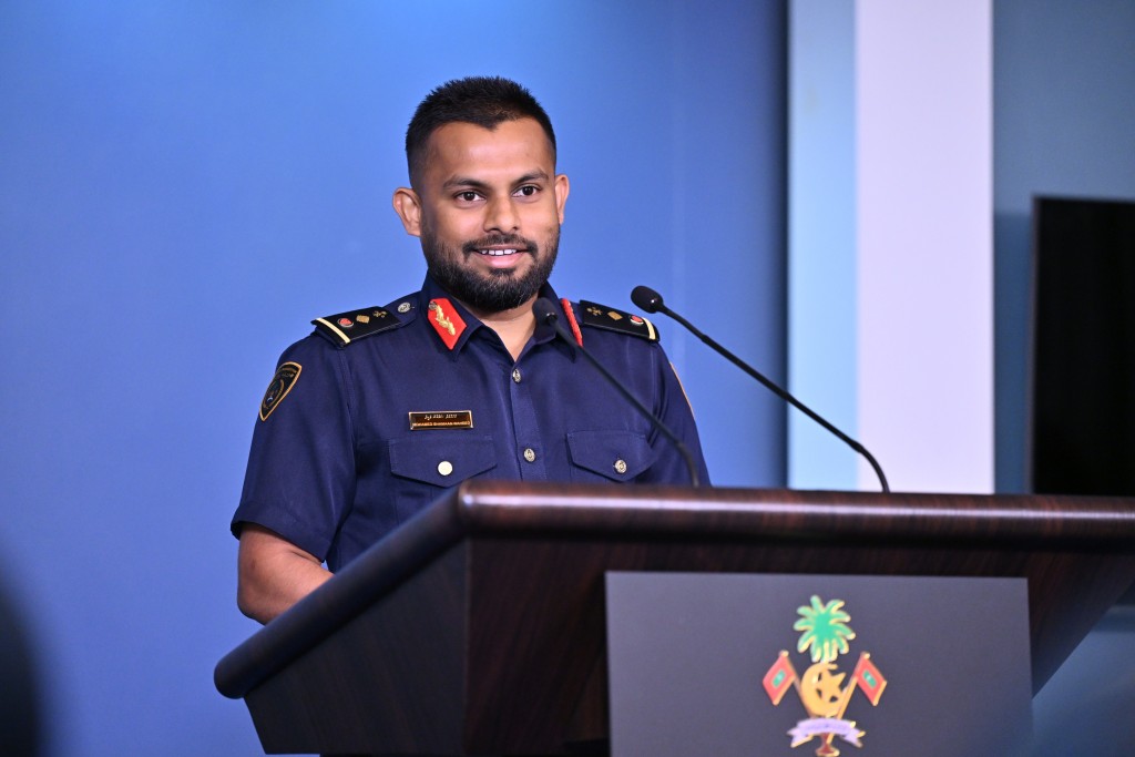 ޝަމްއާންގެ ދިފާއުގައި އާއިލާ ކޯޓަށް: 'ލޯނު ދައްކަން ބައްޕަ ދިނީ ވިޔަފާރިން ހޯދި ފައިސާ'