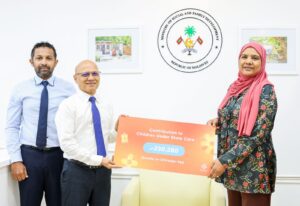 ދިރާގުން ދައުލަތުގެ ބެލުމުގެ ދަށުގައިވާ ކުދިންނަށް 230,380 ރުފިޔާ ހަދިޔާ ކޮށްފި