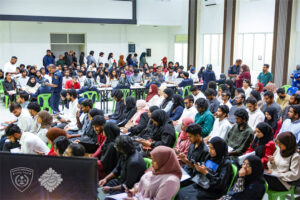 އިމިގްރޭޝަނުން ބޭއްވި ވޯކް-އިން އިންޓަވިއުއަށް 900 އާ ގާތްކުރާ އަދަދަކަށް ޒުވާނުން ހާޒިރުވެއްޖެ