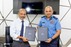 ދިވެހި ފުލުހުންގެ ޚިދުމަތުގެ އައު މައި މަރުކަޒެއް ހުޅުމާލޭގައި ގާއިމުކުރުމުގެ އެއްބަސްވުމުގައި ސޮއި ކޮށްފި