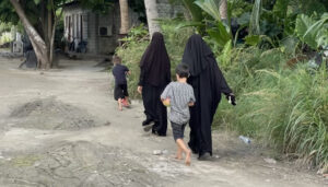 ޤާނޫނާ ޚިލާފަށް ރާއްޖޭގައި އުޅެމުންއައި ފްރާންސް އާއިލާ ފޮނުވާލައިފި