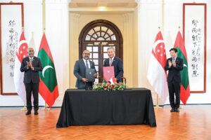 ދިވެހިރާއްޖެ އާއި ސިންގަޕޫރާ ދެމެދު، މުހިންމު ތިން ފަހުމުނާމާއެއްގައި ސޮއިކޮށްފި